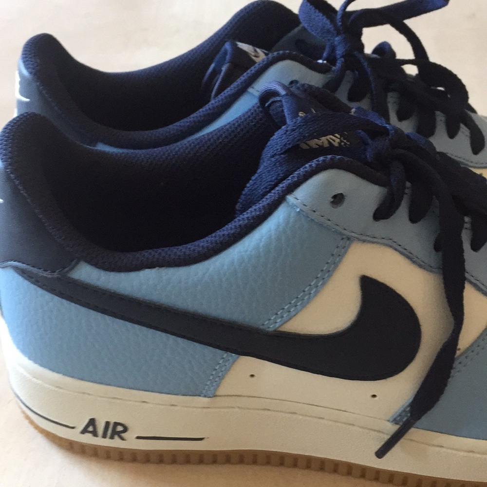 Nike Air Force One - Picture 5 of 15